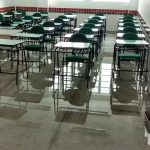 Sala de aula inundada