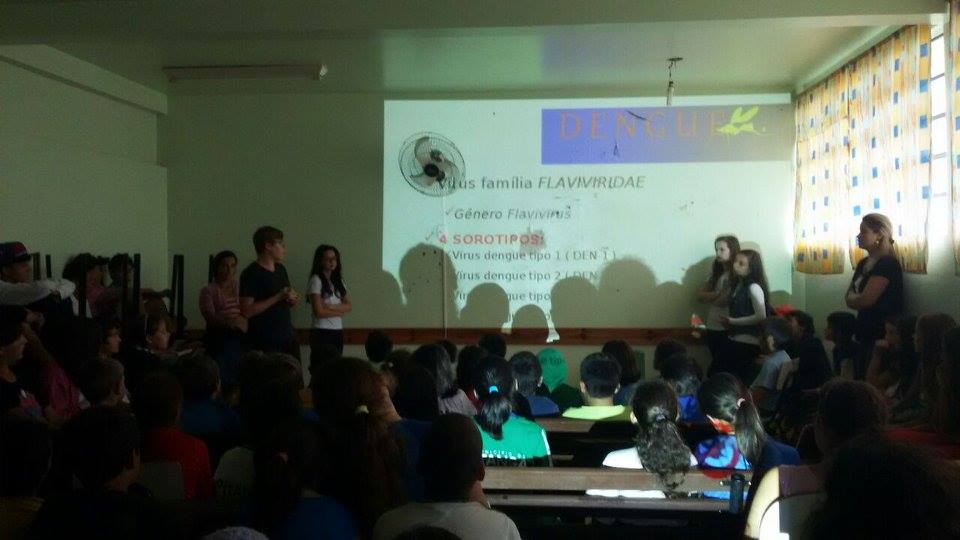 Estudantes do Campus Pitanga realizam palestra no Centro Social Urbano sobre Dengue, Zika e Chikungunya