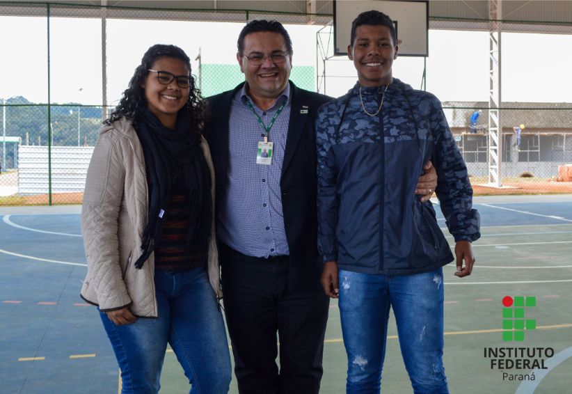 A estudante atleta Larissa Misma Gouveia Lima, o reitor Odacir Zanatta e o atleta Pedro Lucas Gouveia Lima, ambos do arremesso de peso. Larissa foi ouro nos Jogos Nacionais realizados em Fortaleza (2018)