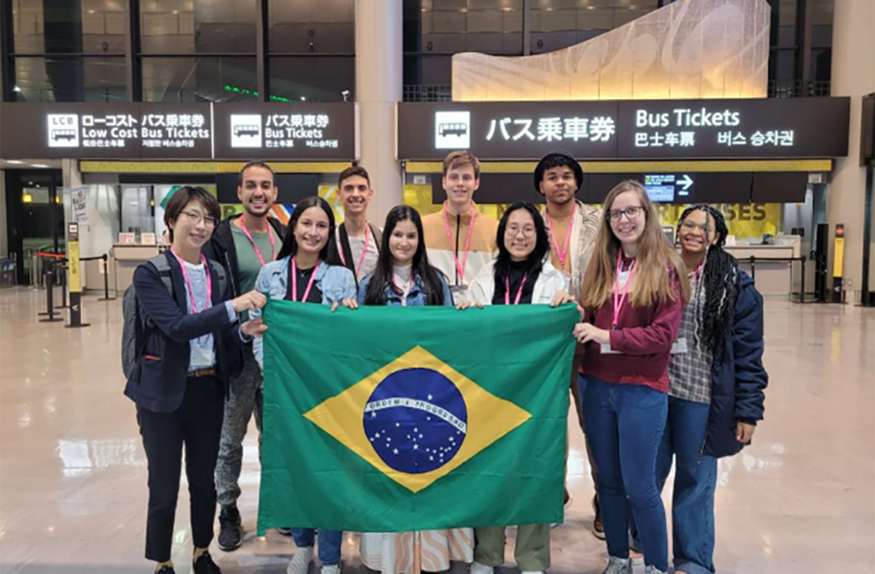 Fotos dos 9 estudantes brasileiros que estão no Japão